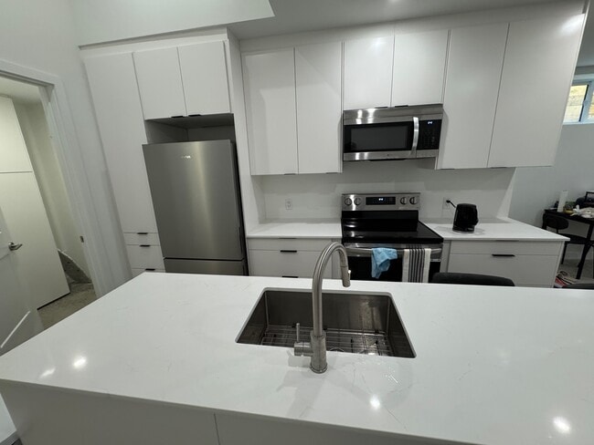 Building Photo - 44 Chippewa Ave