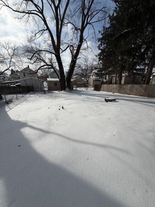 Foto del edificio - Spacious 4-Bedroom Barberton Home – Open House Wednesday, February 11th!