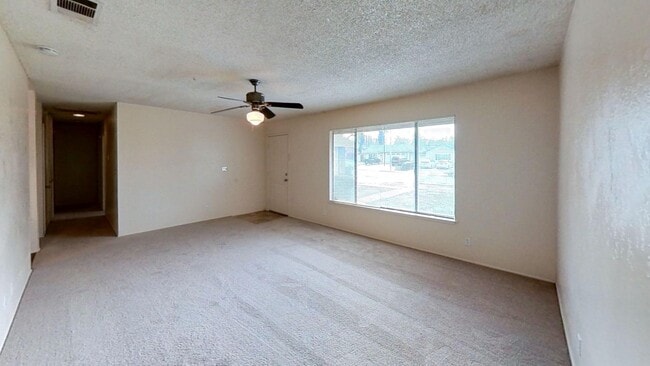 Building Photo - 3 Bedroom, 2 Bathroom Home Located by UCR!