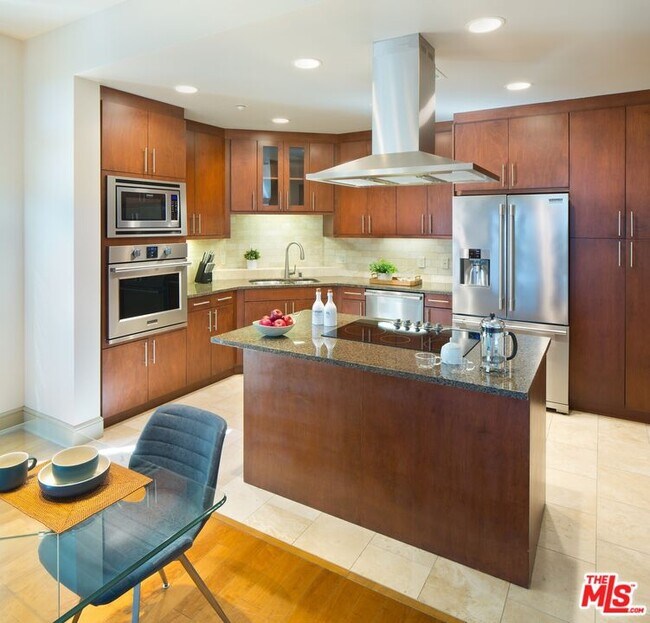 Foto del edificio - 10710 Wilshire Blvd