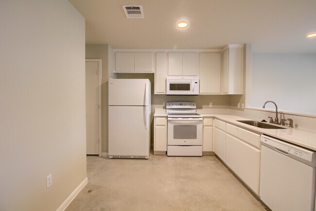 Foto del edificio - 300 Stubblefield Ln