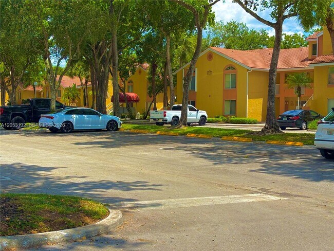 Foto del edificio - 1040 Coral Club Dr