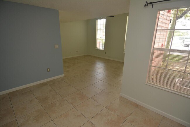 Foto del edificio - 1285 Crystal Way