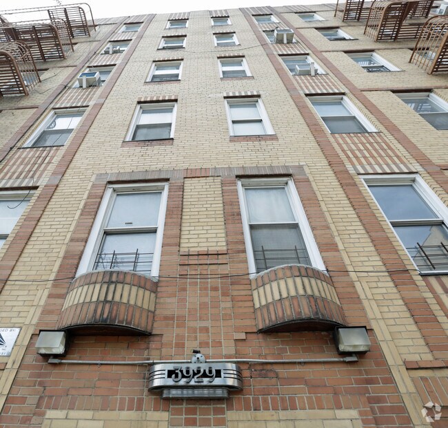 Foto del edificio - 3929 Carpenter Ave