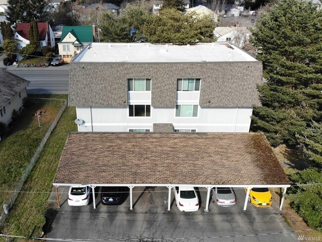Covered parking with storage - 2001 11th st