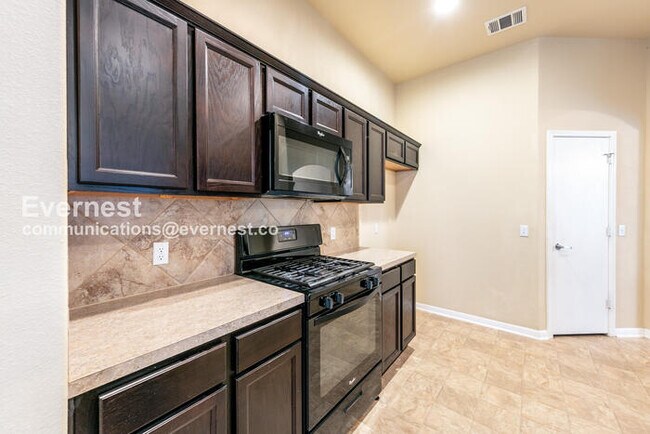 Foto del edificio - 120 Jim Dandy Dr