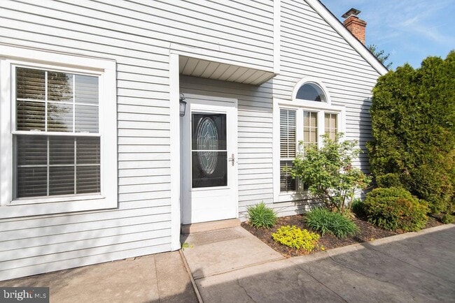 Foto del edificio - 239 Oakridge Dr