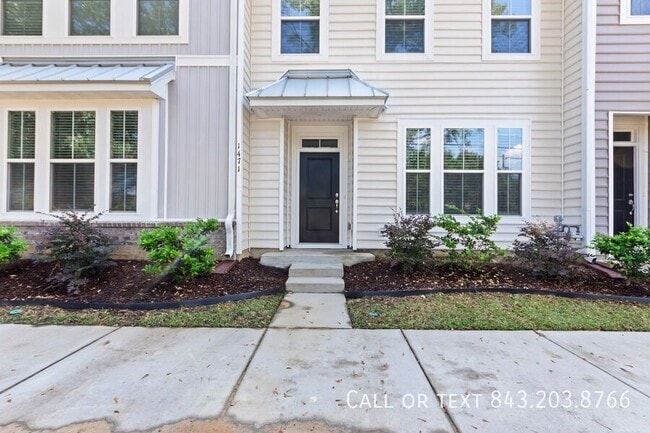 Building Photo - 1471 Central Ave