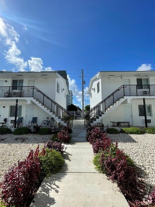 Building Photo - 749 NW 60th St