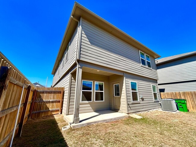 Building Photo - Beautiful 4BR/2.5BA Home | Covered Deck | Walk-In Closet | Washer & Dryer Included