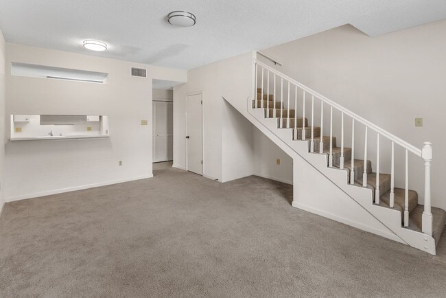 Building Photo - 1 Bedroom  Vibes + Covered Parking + Pets ...