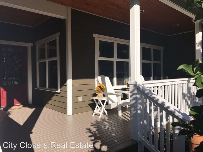 Foto del edificio - 9625 NE Northtown Loop