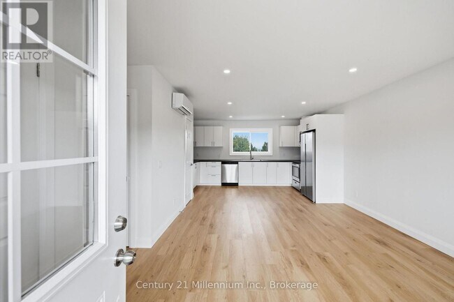 Photo du bâtiment - 9592 Beachwood Rd