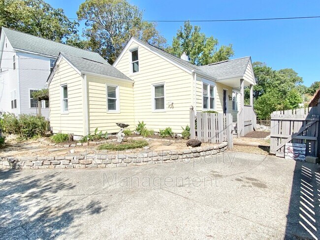 Building Photo - 507 Delaware Ave