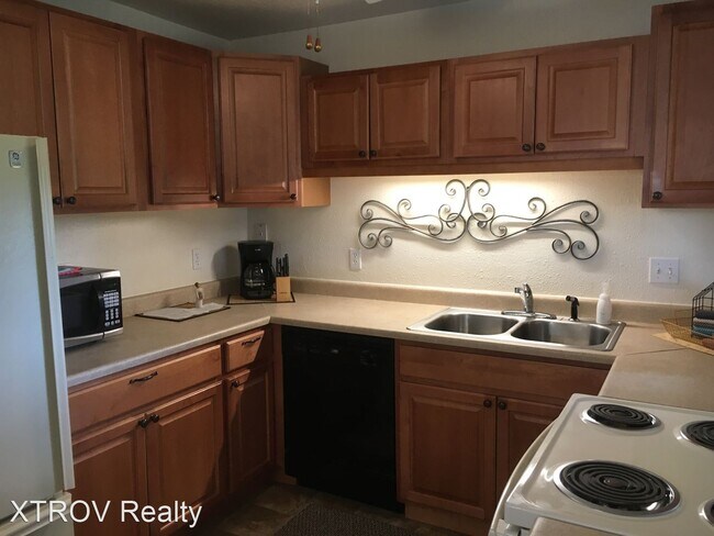 Foto del edificio - 3 br, 1 bath House - 605 East 4th Street