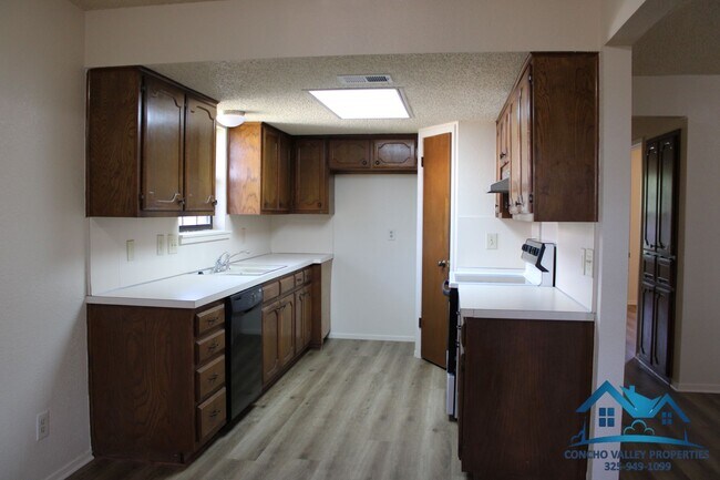 Foto del edificio - 1706 Kansas Ave