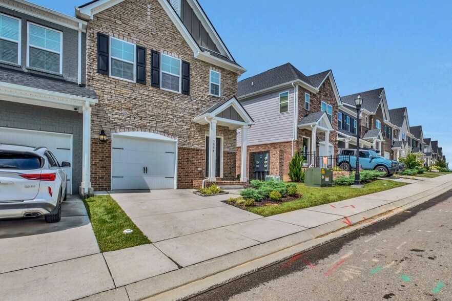 Foto principal - 5084 Dayflower Dr