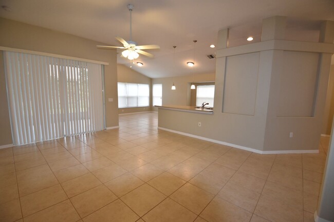 Building Photo - 12511 Rockrose Gln