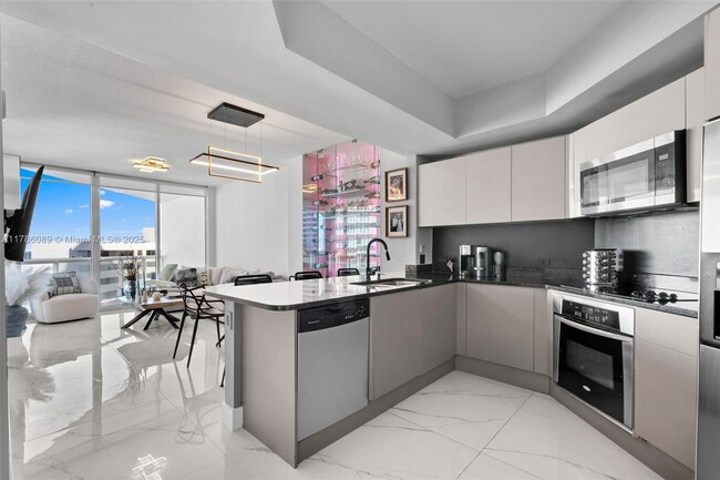 Foto del edificio - 480 NE 30th St