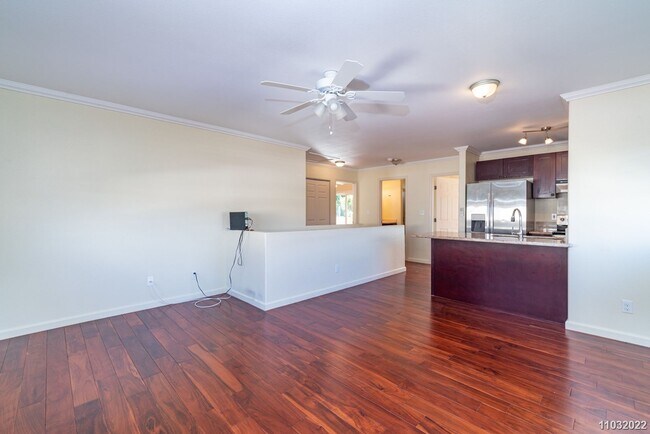 Foto del edificio - Available Now! Updated 3BR/2BA/2PKG unit i...