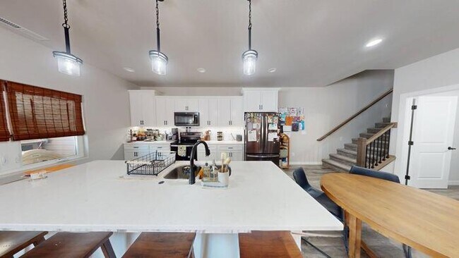 Foto del edificio - 730 Compass Lp