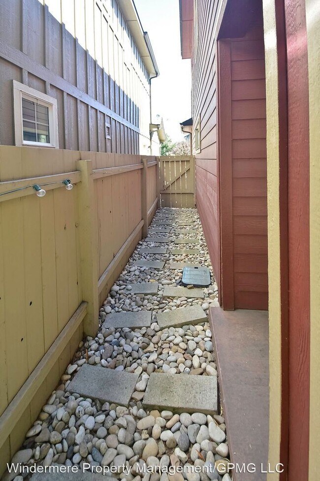 Foto del edificio - 3 br, 2.5 bath House - 2170 S. Myers Pl.
