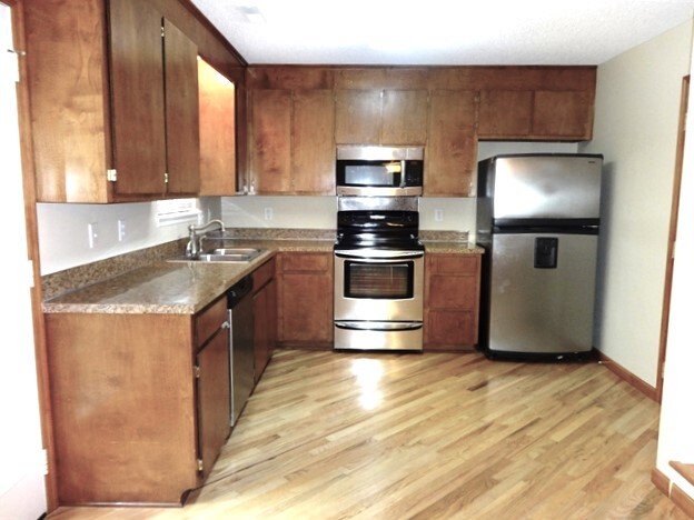 Foto del edificio - 2201 Sawmill Trace Ln