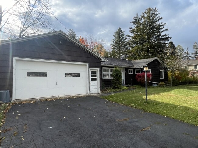 Photo - 104 Terrace Cir House