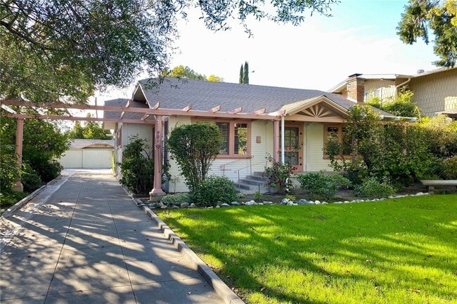 Building Photo - 901 N Indian Hill Blvd