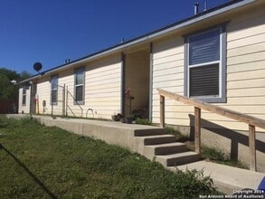 Building Photo - 424 Amires Pl