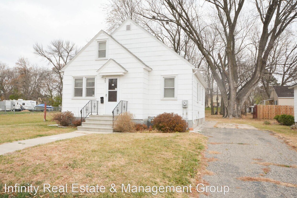 3 br, 1 bath House 405 12th St SE House Rental in Austin, MN