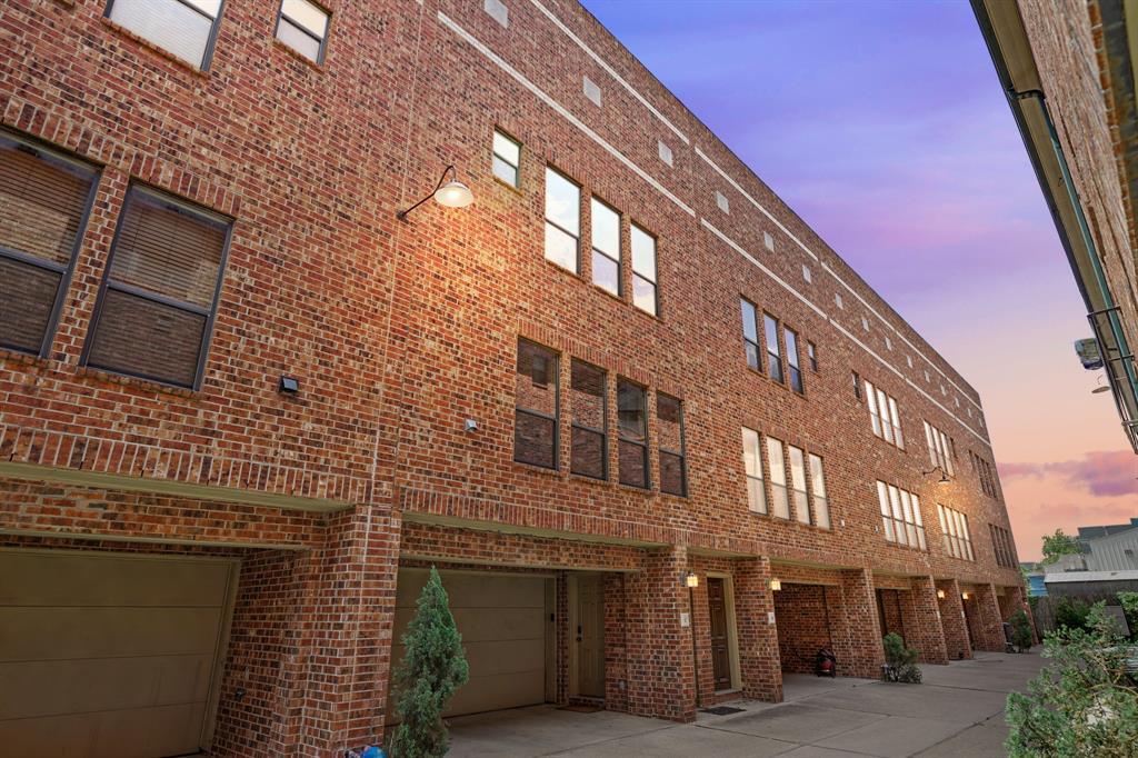 Foto principal - 2424 Navigation Blvd