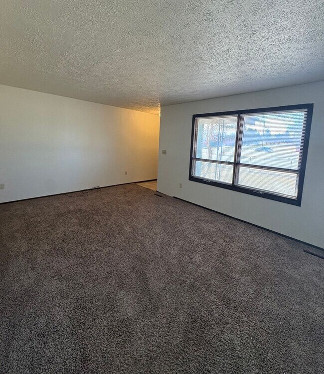 Foto del edificio - 2000-2002 8th St NW