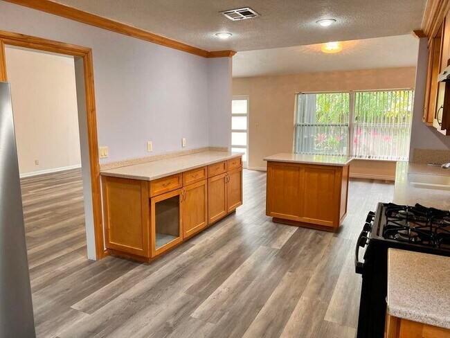 Foto del edificio - 1580 NW 11th St