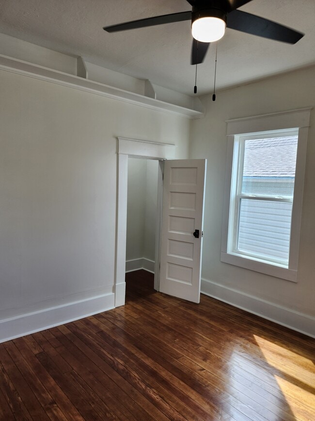 Building Photo - 709 E Harrison Ave