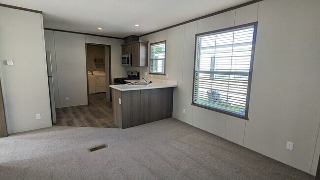 Foto del edificio - 46000 Geddes Rd