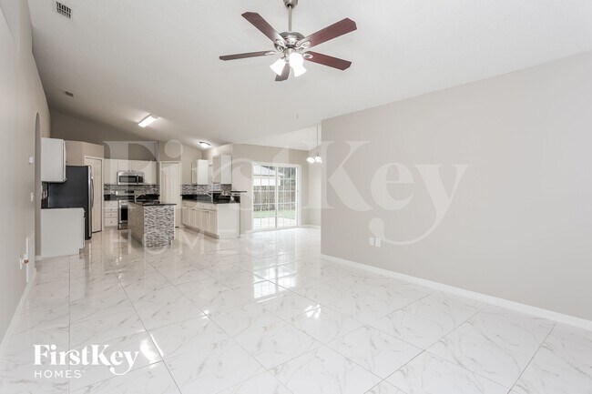 Foto del edificio - 12308 Hickory Forest Rd
