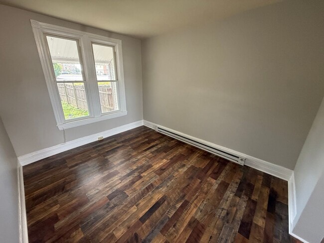 Building Photo - 410 Wolf Ave