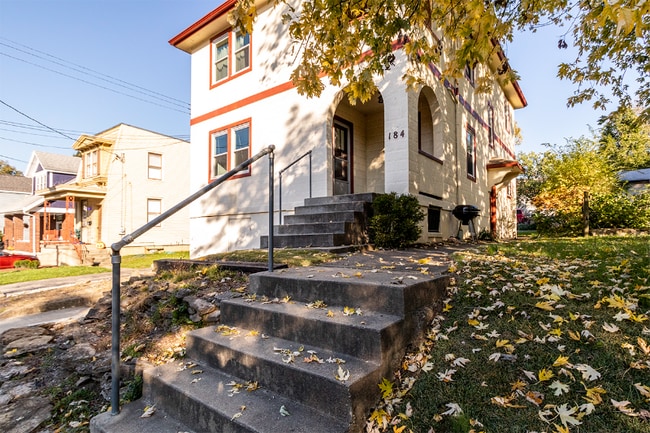 Building Photo - 184 Meadow Ave