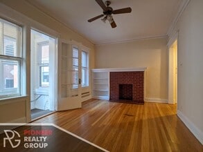 Building Photo - 4421 N Wolcott Ave