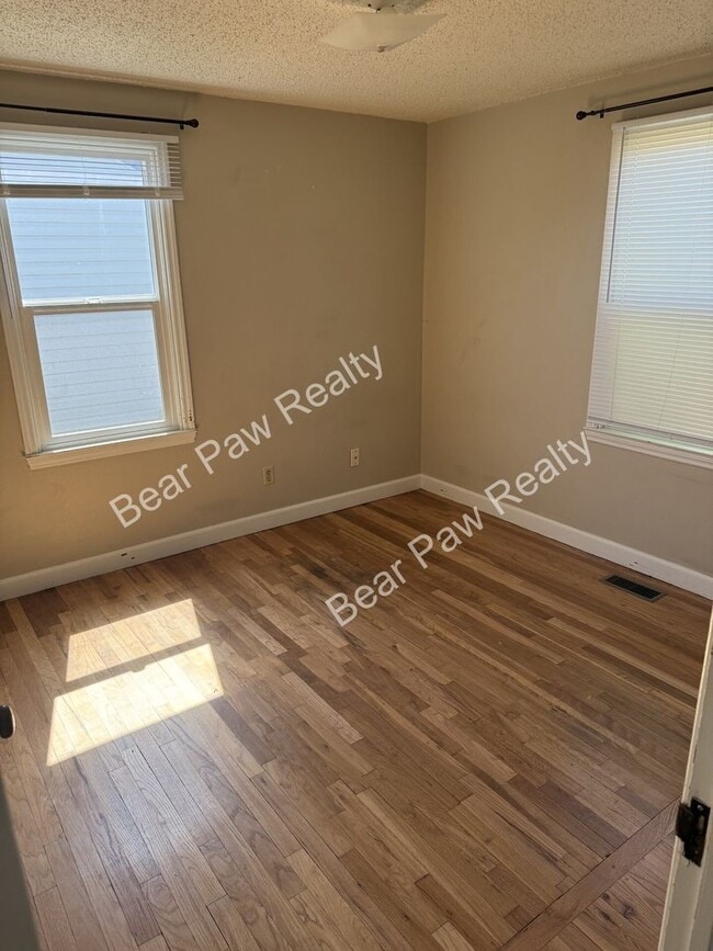 Building Photo - 2120 Cheyenne Pl