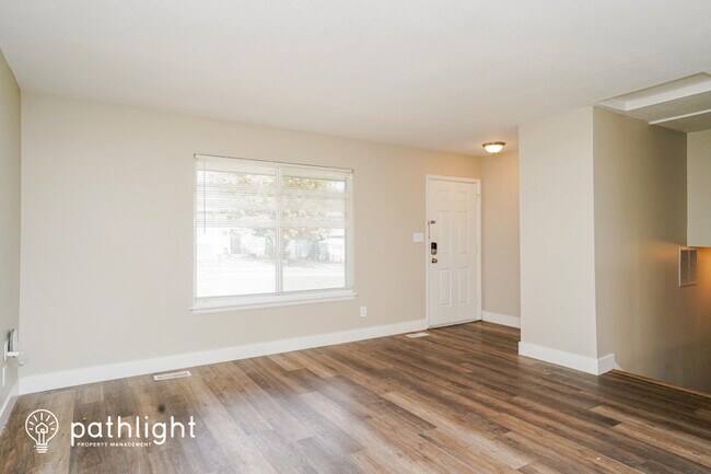 Foto del edificio - 2180 Fernwood Drive