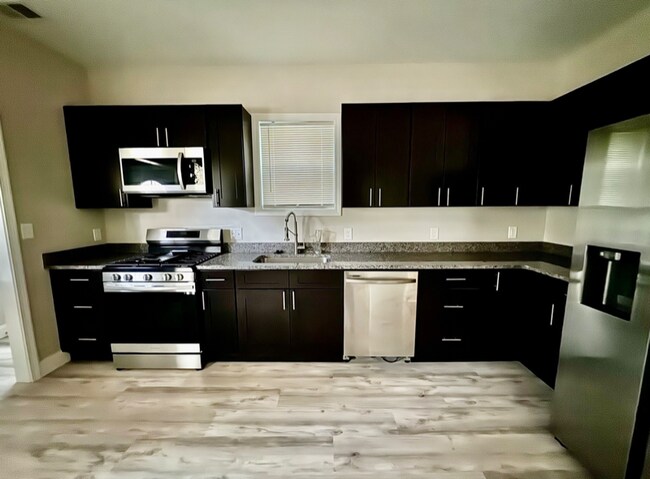 Foto del edificio - 141-143-143 Howard Ave