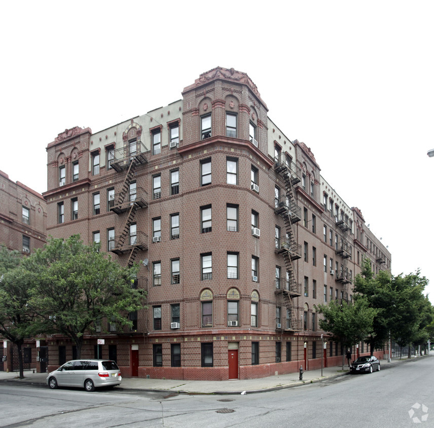 Foto principal - 361-367 163rd St