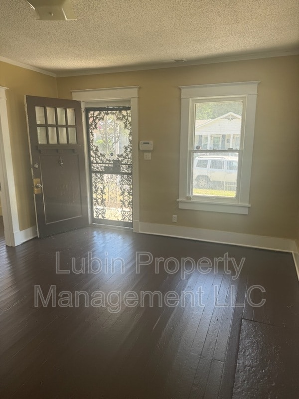 Building Photo - 3464 Lamphier Ave