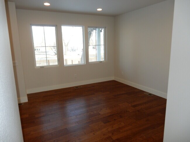 Building Photo - Beautiful 4B/3.5B near Old Town Lafayette