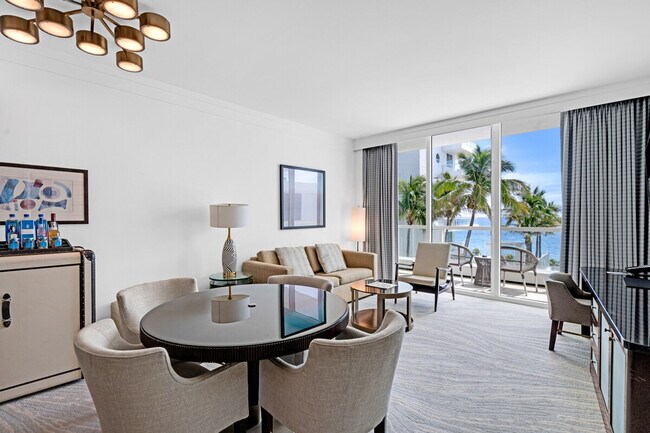 Building Photo - 4385 Collins Ave