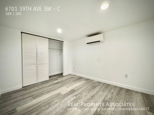 Building Photo - 6701 39th Ave SW