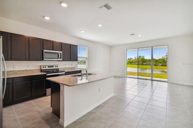 Building Photo - 33050 Major Oak Dr