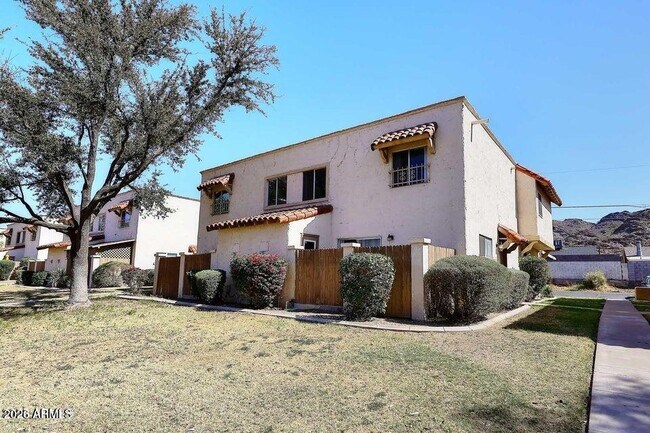 Building Photo - 8819 N 12th Pl